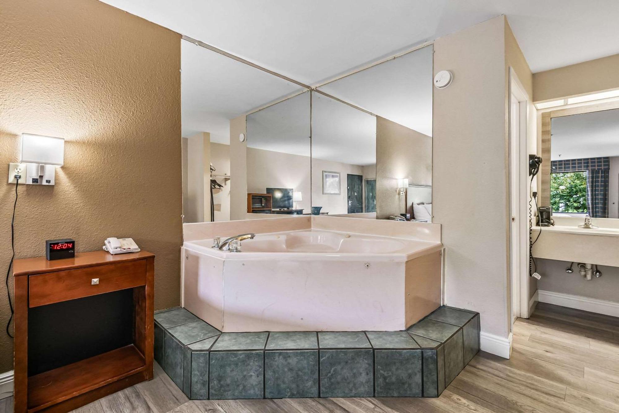 Quality Inn Quincy - Tallahassee West Eksteriør billede